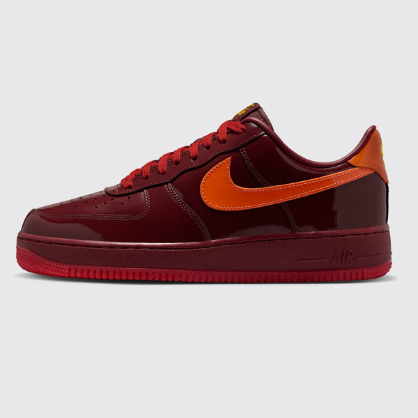 Nike Air Force 1 Low Dark Team Red Safety Orange zapatilla – vista lateral