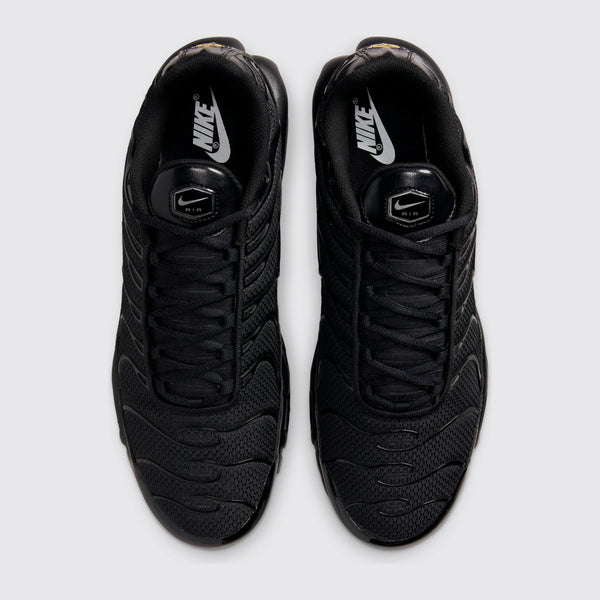 Nike Air Max Plus Triple Black zapatilla – vista superior del par