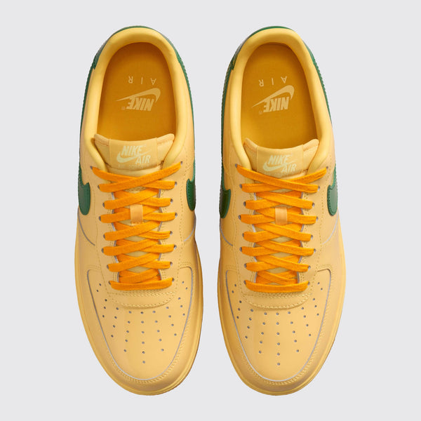 Nike Air Force 1 Low Topaz Gold Pine Green zapatilla – vista superior del par