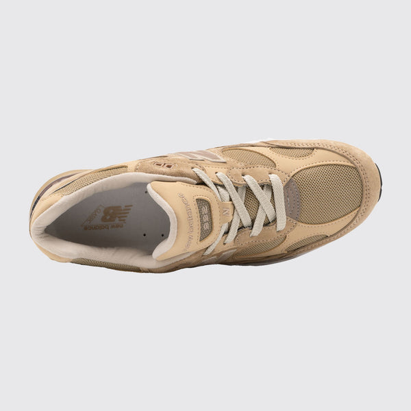 New Balance 992 Tan sneaker – top view