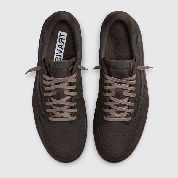 Travis Scott x Air Jordan 1 Low OG Velvet Brown sneaker – top view of the pair