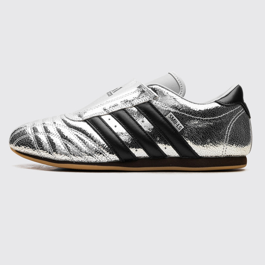 Adidas Taekwondo Silver Metallic Core Black Femme basket – vue de côté
