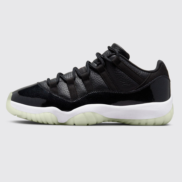 Air Jordan 11 Low 72-10 sneaker – side view