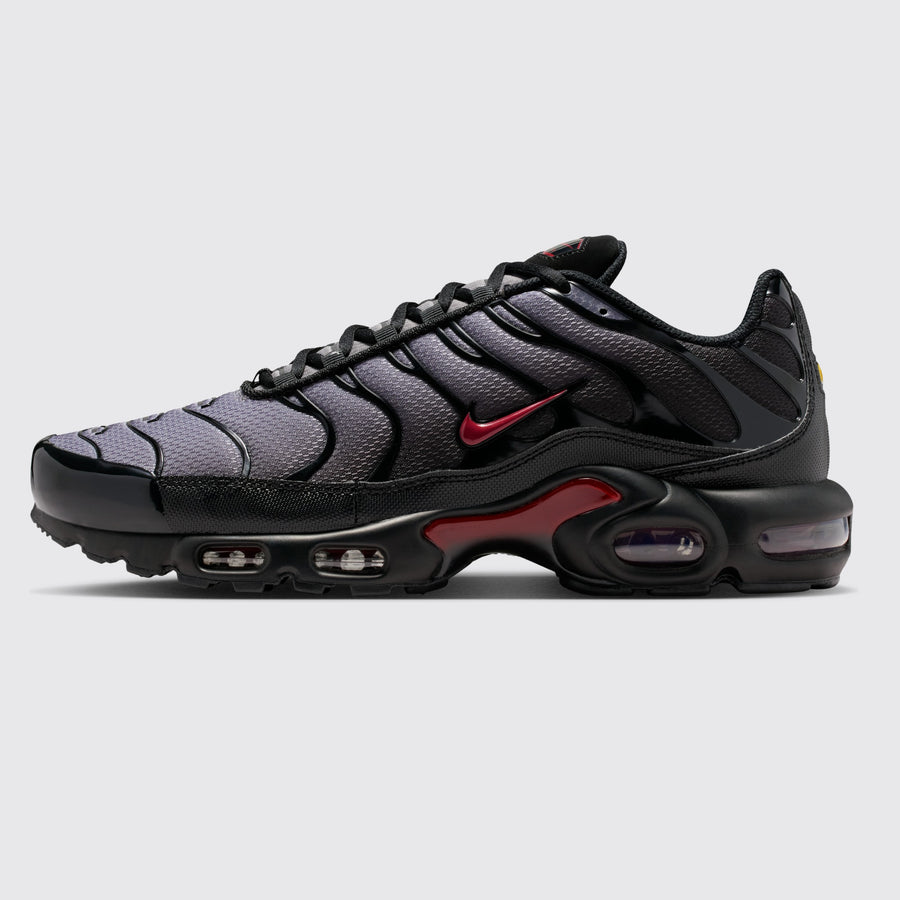 Nike Air Max Plus Black Pencil Point Team Crimson zapatilla – vista lateral