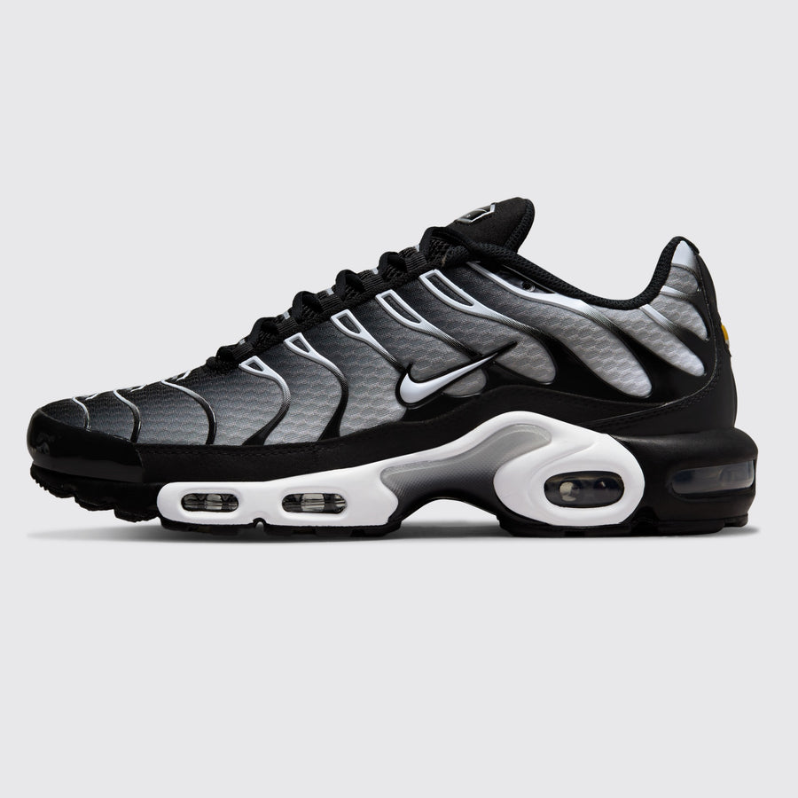 Nike Air Max Plus Black Metallic Silver White Sneaker – Seitenansicht