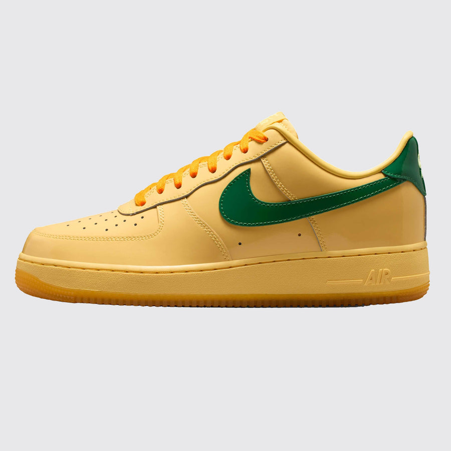 Nike Air Force 1 Low Topaz Gold Pine Green zapatilla – vista lateral