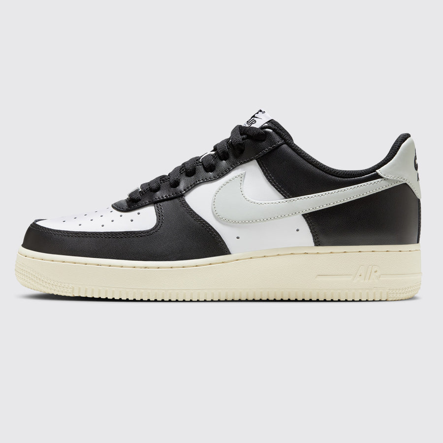 Nike Air Force 1 '07 White Coconut Milk Black sneaker – side view
