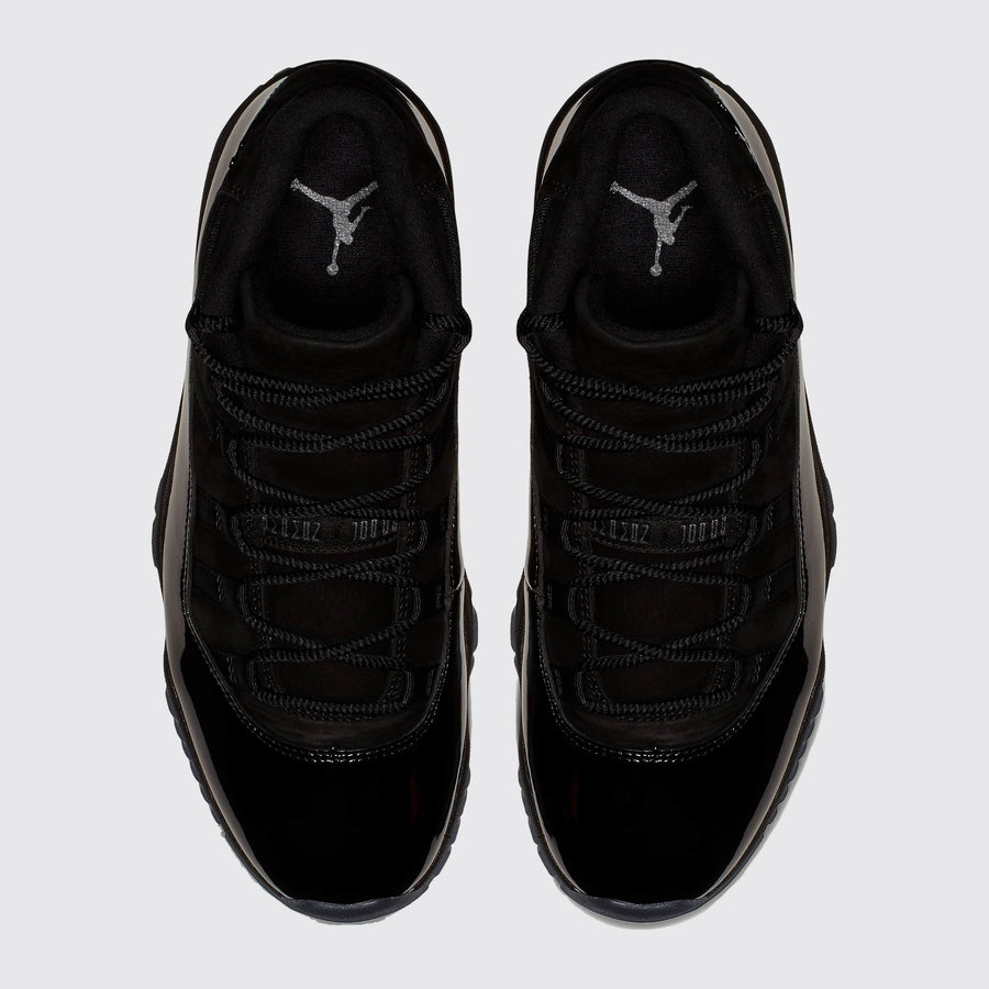 Air Jordan 11 Cap and Gown Sneaker – Draufsicht des Paares