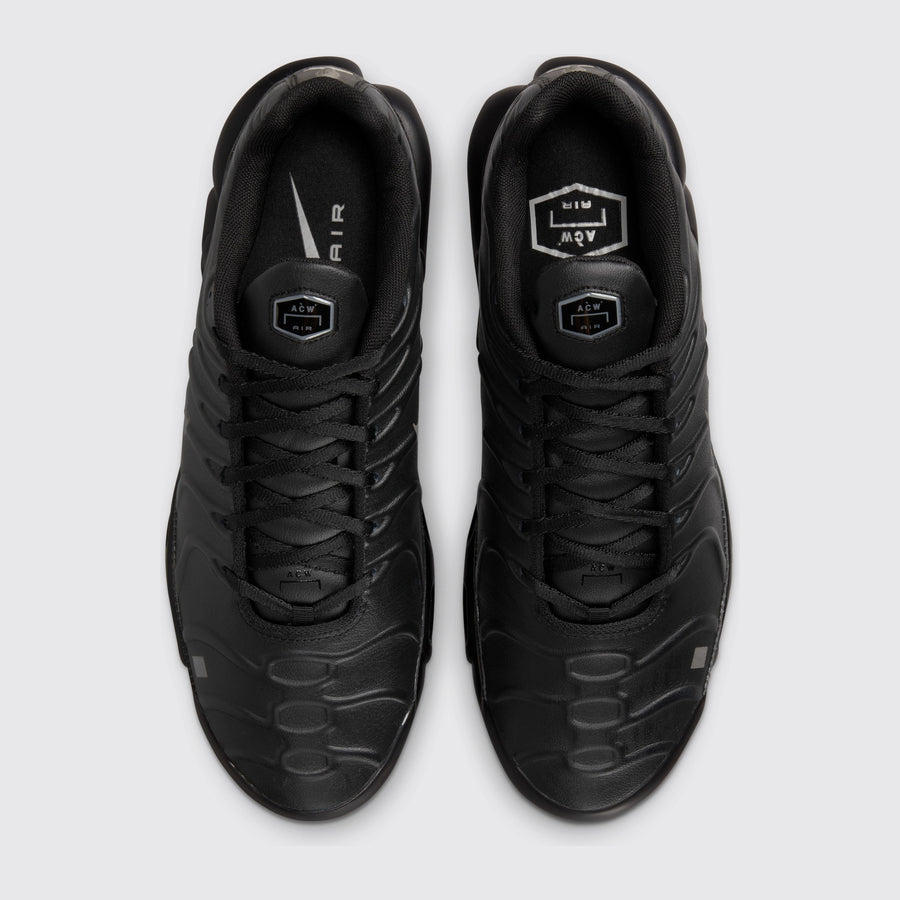 A-COLD-WALL* x Nike Air Max Plus Black sneaker – top view of the pair