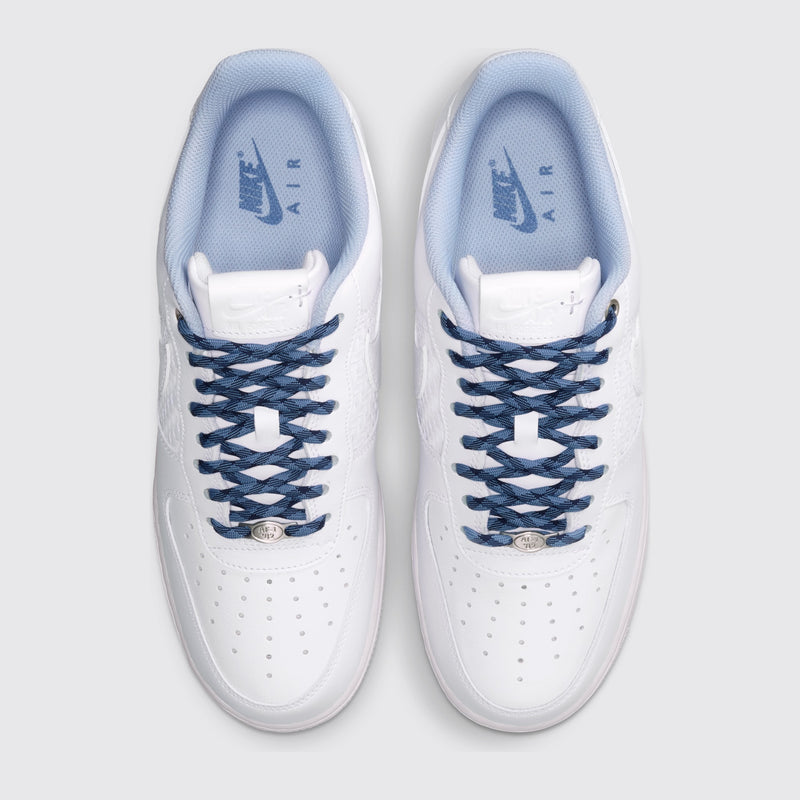Nike Air Force 1 '07 LV8 White Metallic Silver zapatilla – vista superior del par