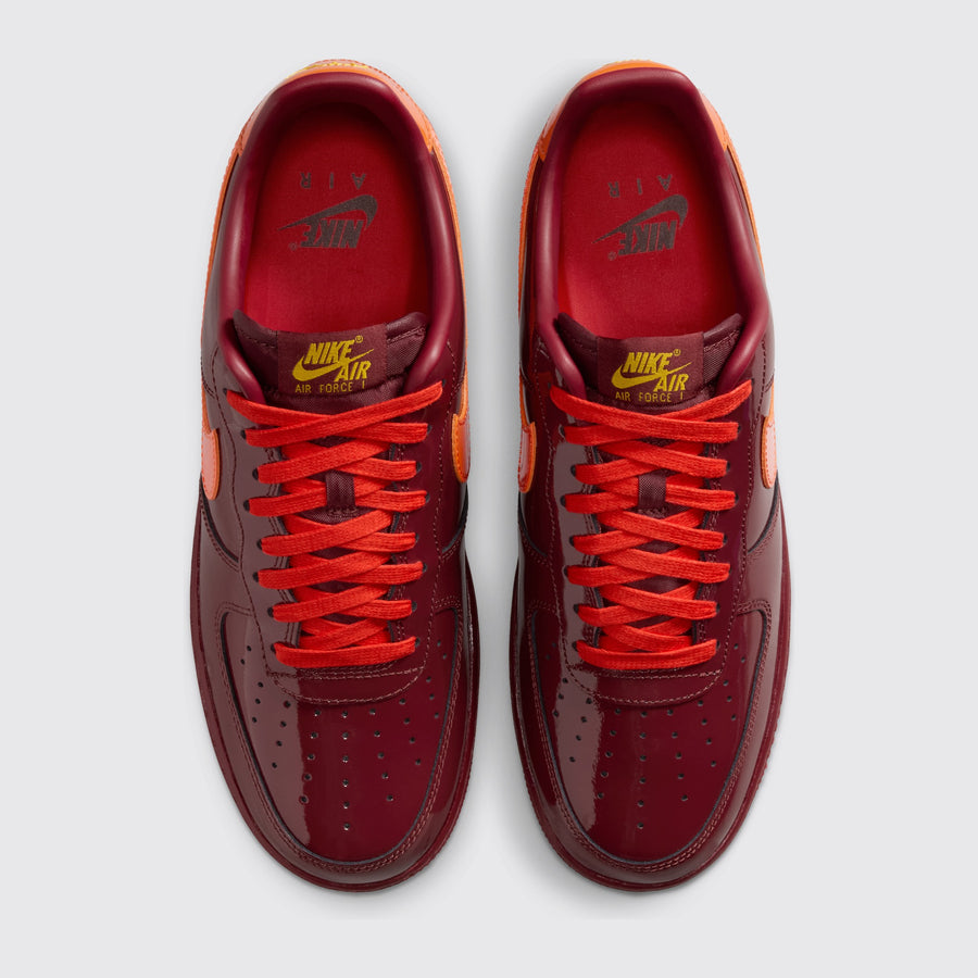 Nike Air Force 1 Low Dark Team Red Safety Orange zapatilla – vista superior del par