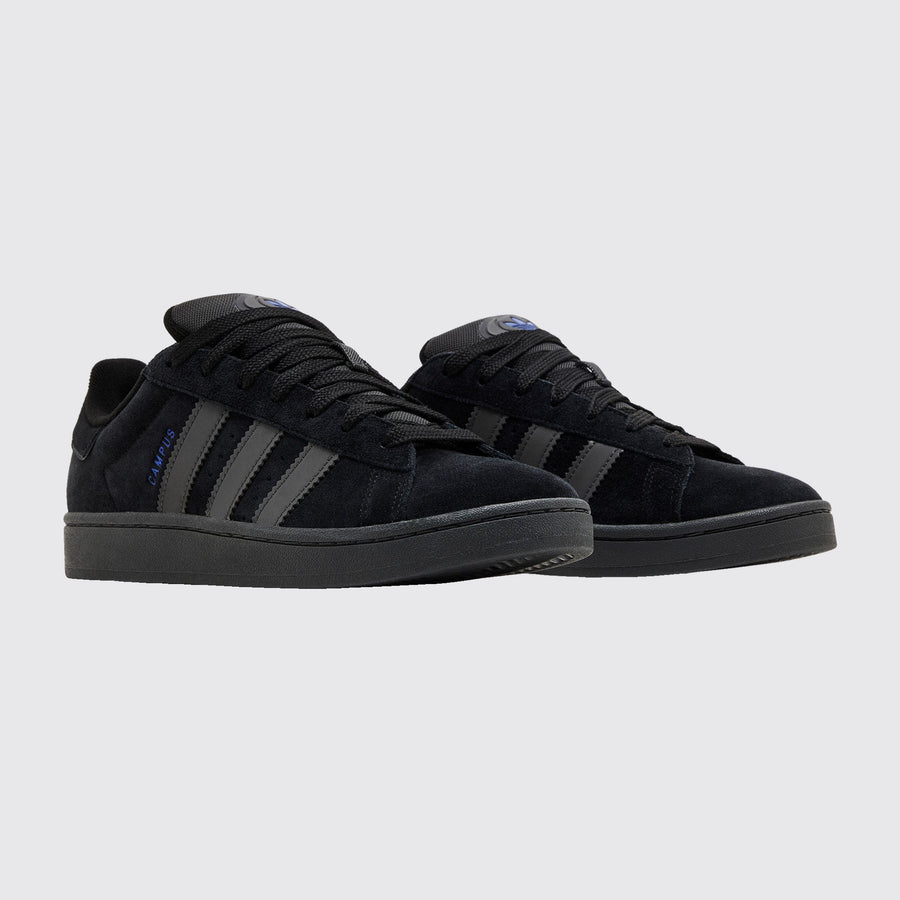 Adidas Campus 00s Core Black Lucid Blue sneaker – three-quarter view of the pair