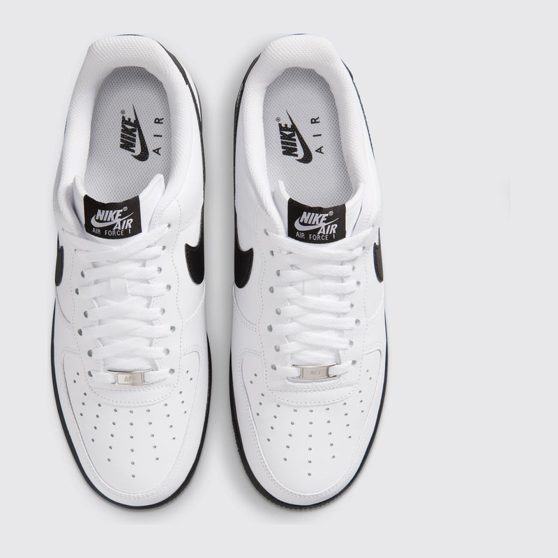 Nike Air Force 1 '07 White Black sneaker – top view of the pair