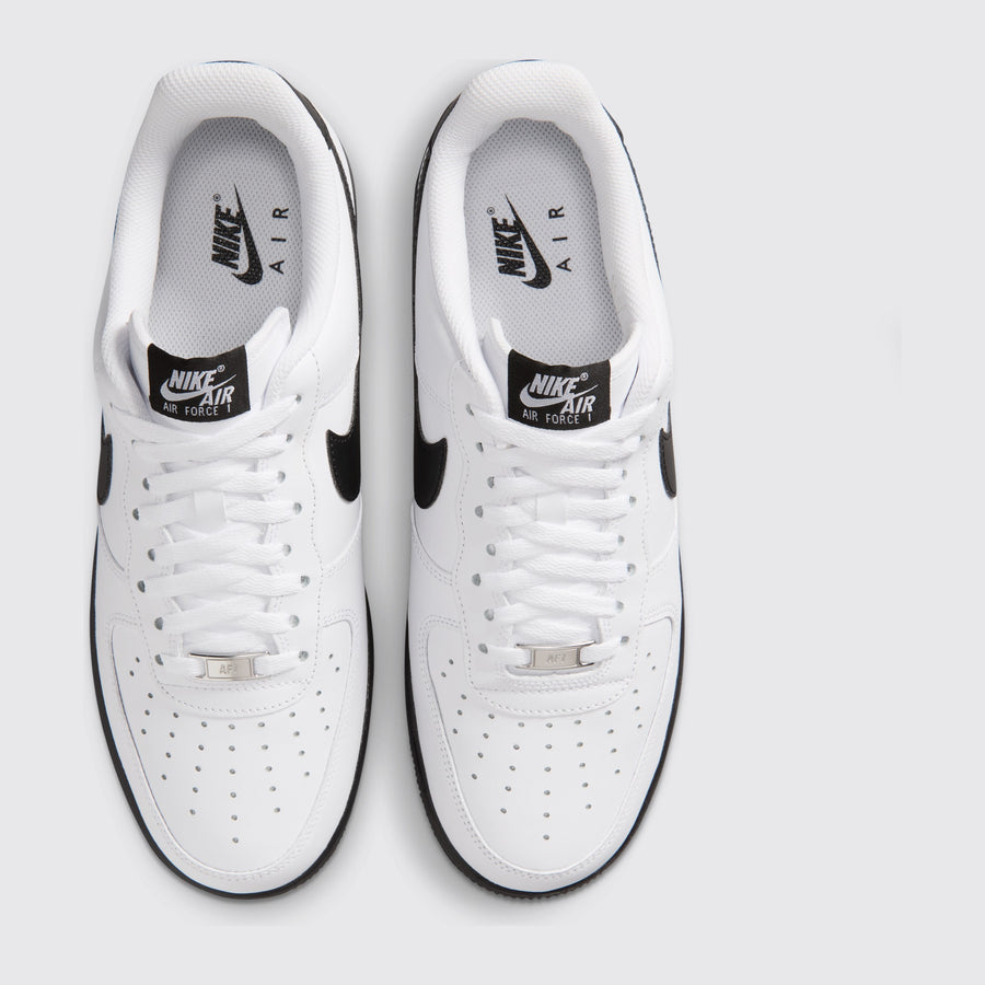 Nike Air Force 1 '07 White Black sneaker – top view of the pair