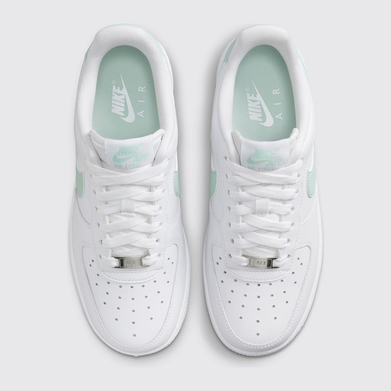 Nike Air Force 1 '07 Jade Ice Femme basket – vue de dessus de la paire