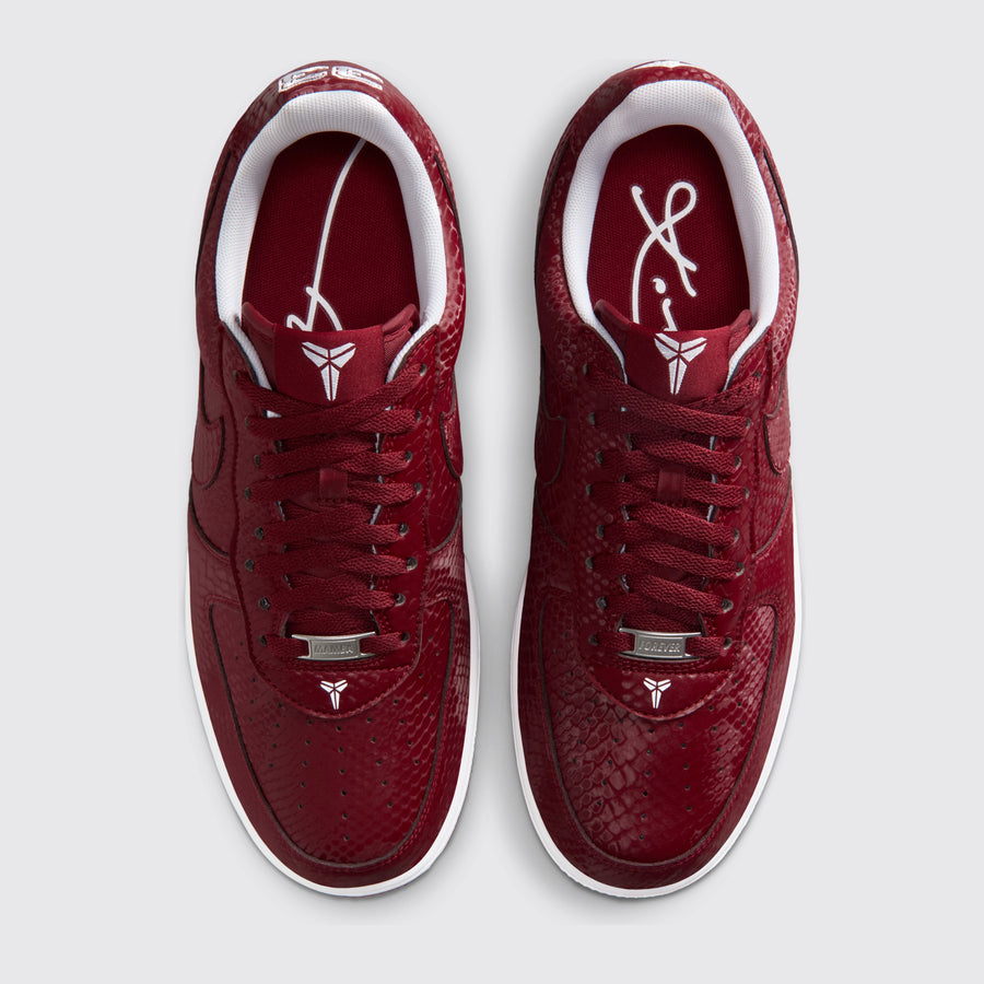Kobe x Nike Air Force 1 Low Lower Merion Away sapatilha – vista de cima do par