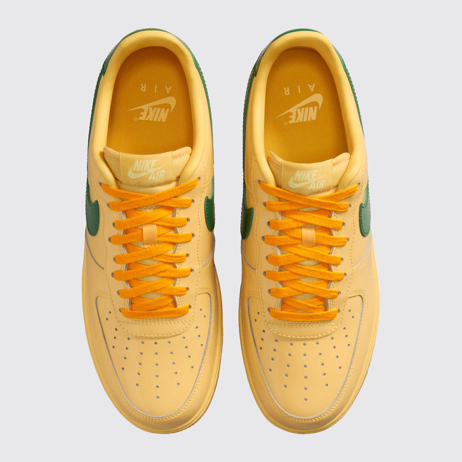 Nike Air Force 1 Low Topaz Gold Pine Green zapatilla – vista superior del par