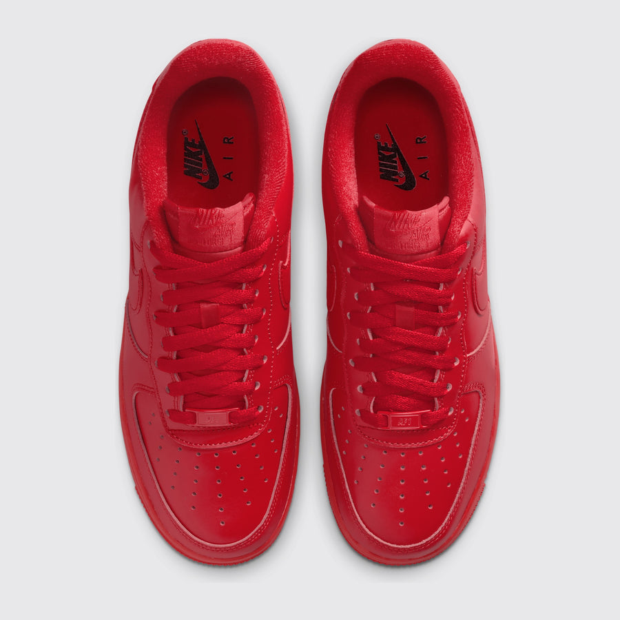 Nike Air Force 1 '07 LV8 Triple Red zapatilla – vista superior del par