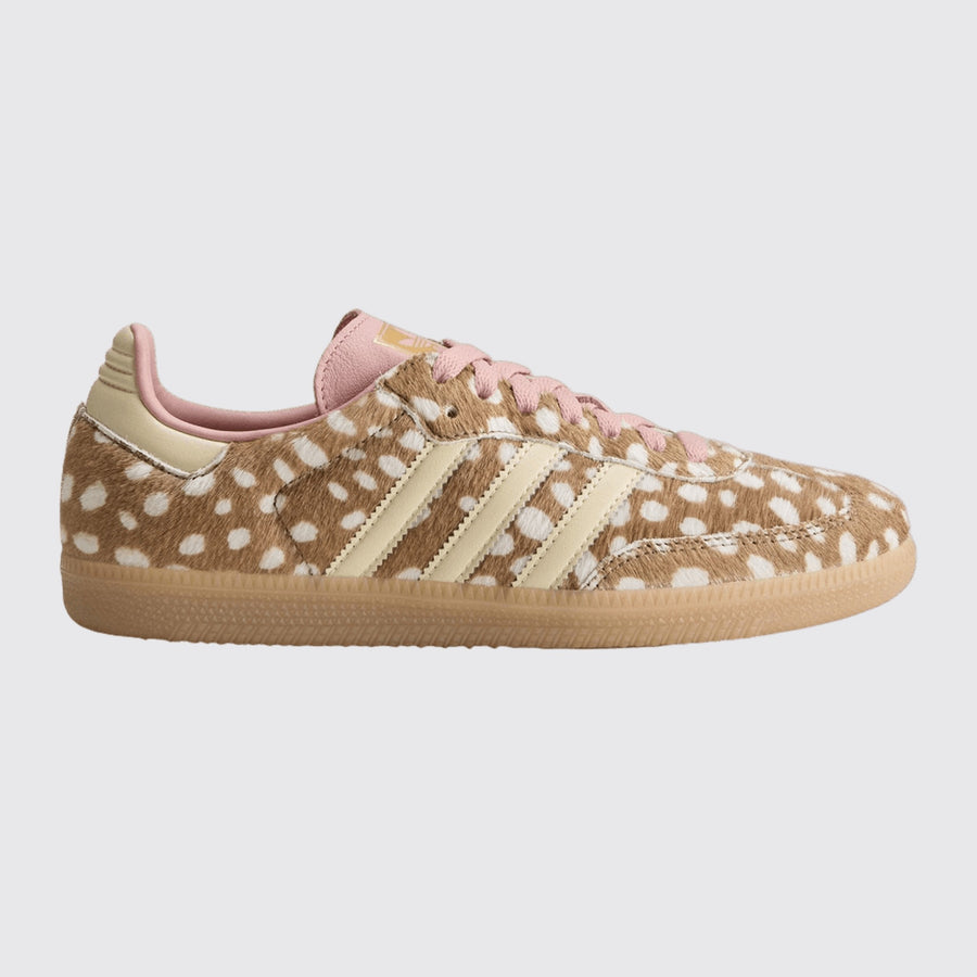 Adidas Samba OG Brown Desert Warm Vanilla de Mujer zapatilla – vista frontal tres cuartos