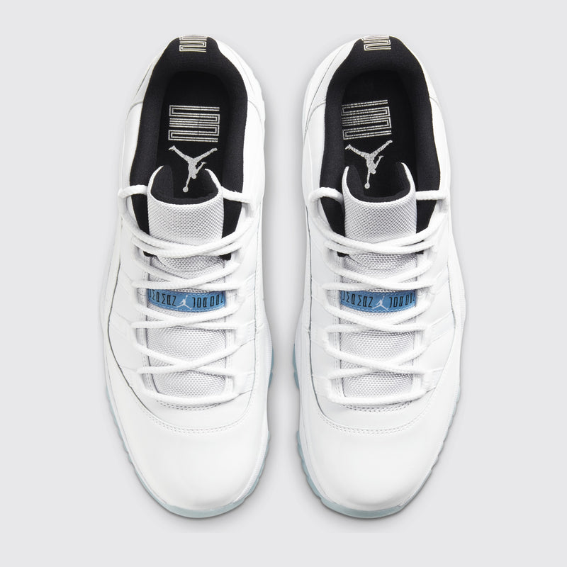 Air Jordan 11 Low Legend Blue basket – vue de dessus de la paire
