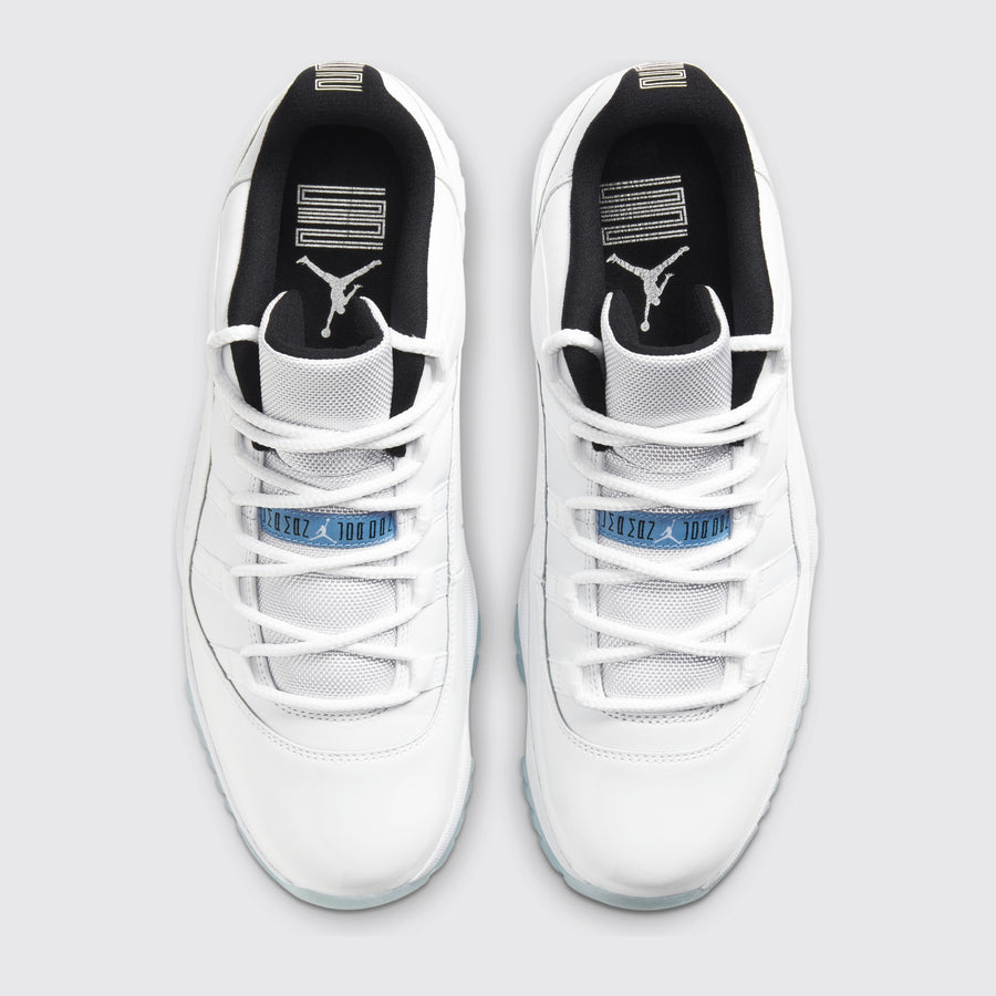 Air Jordan 11 Low Legend Blue basket – vue de dessus de la paire