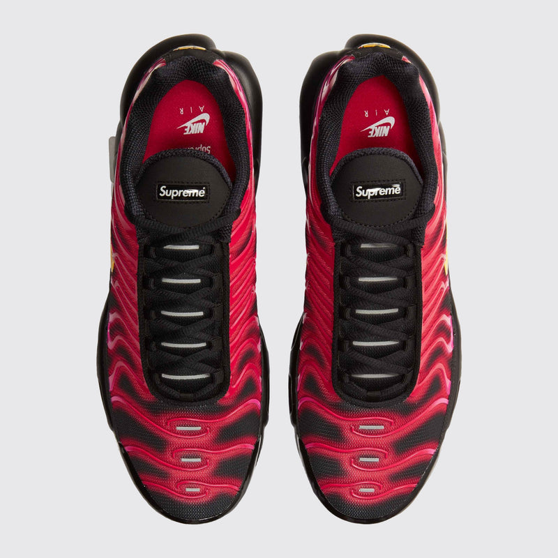 Supreme x Nike Air Max Plus Fire Pink sneaker – top view of the pair