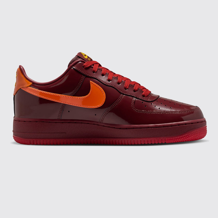 Nike Air Force 1 Low Dark Team Red Safety Orange zapatilla – otro lado