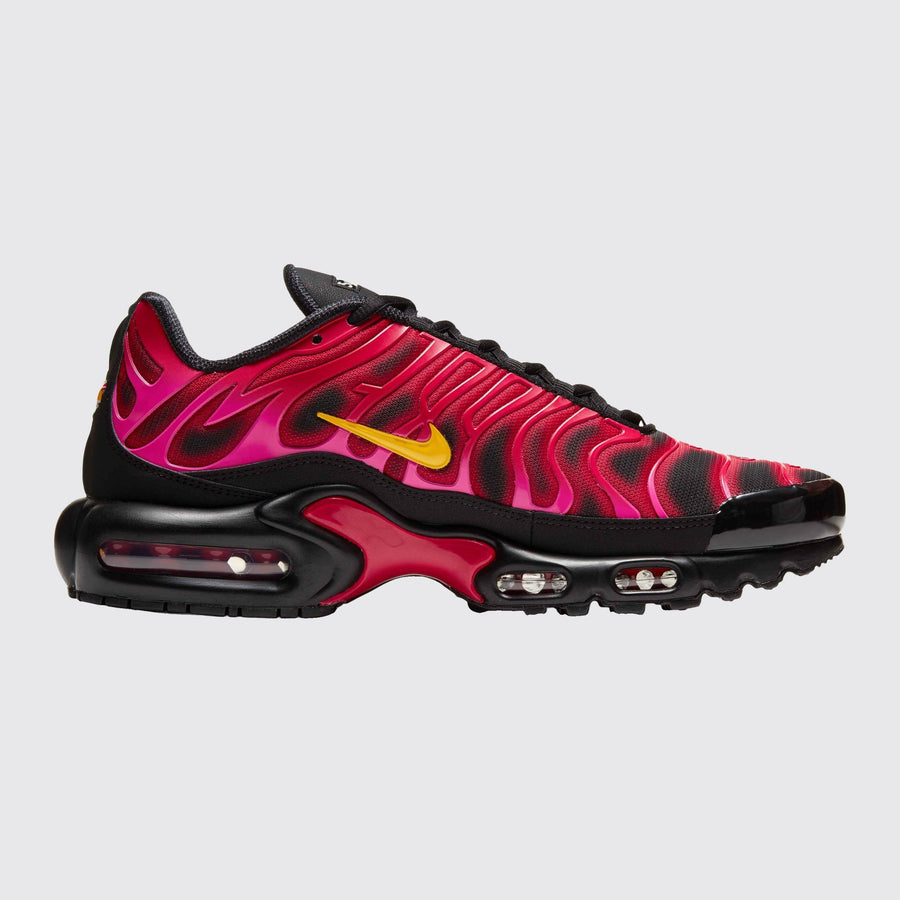Supreme x Nike Air Max Plus Fire Pink sneaker – front three-quarter view