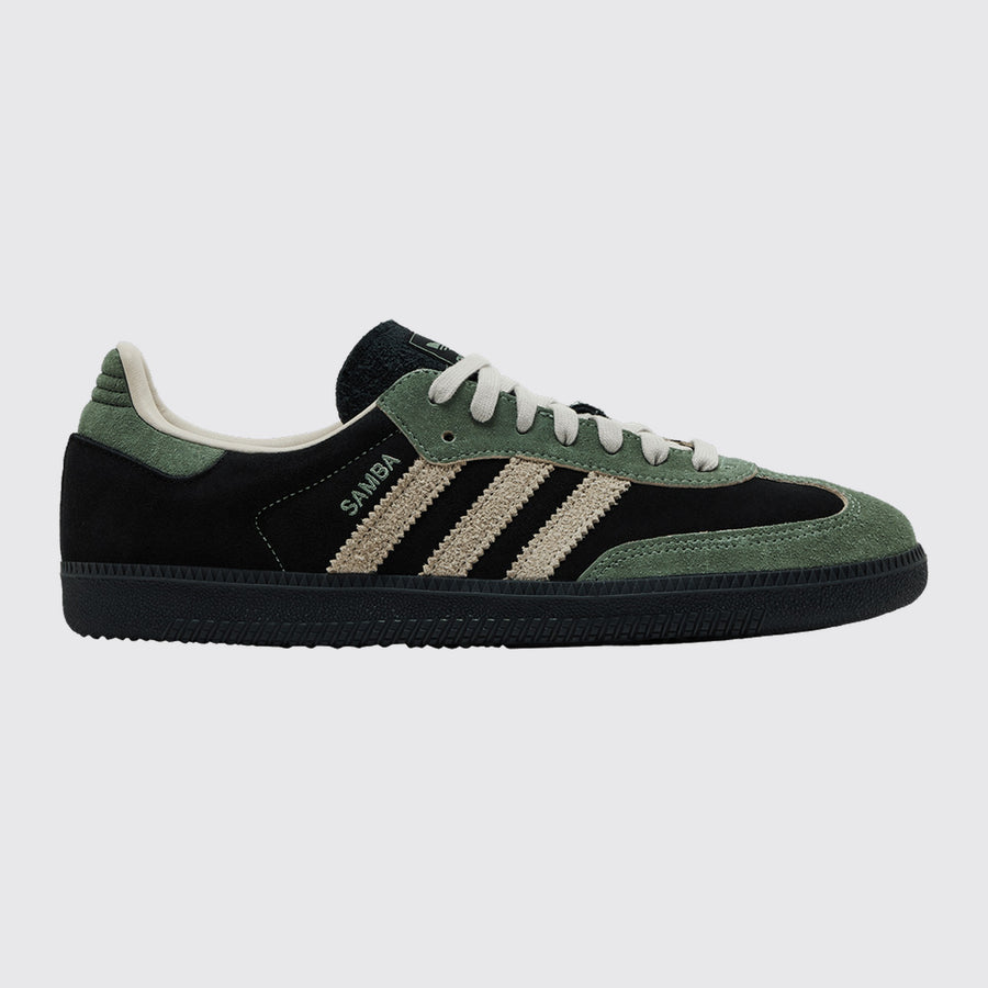Adidas Samba OG Black Silver Green de Mujer zapatilla – vista frontal tres cuartos