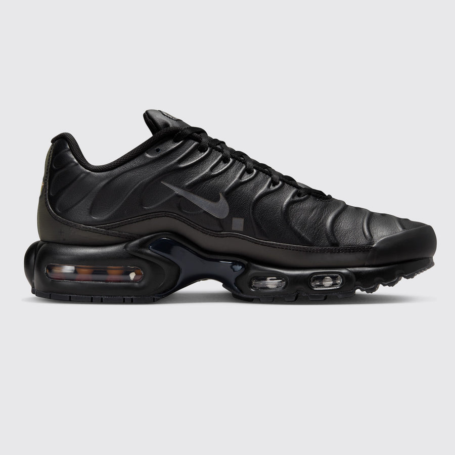 A-COLD-WALL* x Nike Air Max Plus Black sneaker – other side view