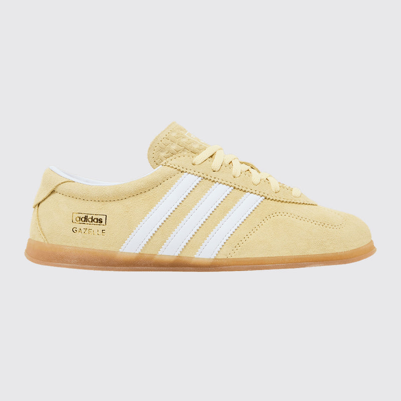 Adidas Gazelle Lo Pro Almost Yellow Femme basket – vue avant trois-quarts