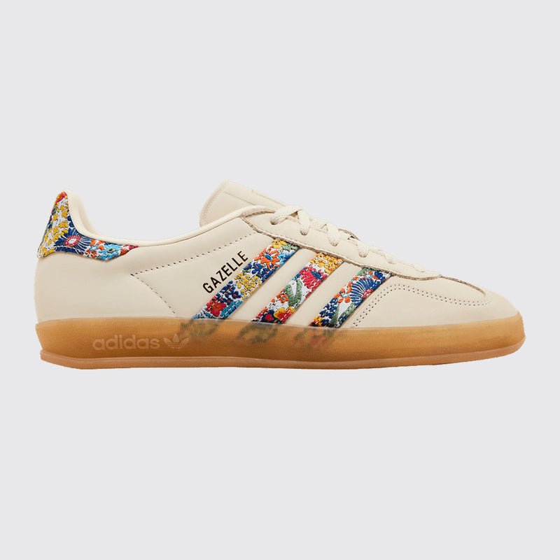 Liberty London x Adidas Gazelle Indoor Floral Off White de Mujer zapatilla – vista frontal tres cuartos