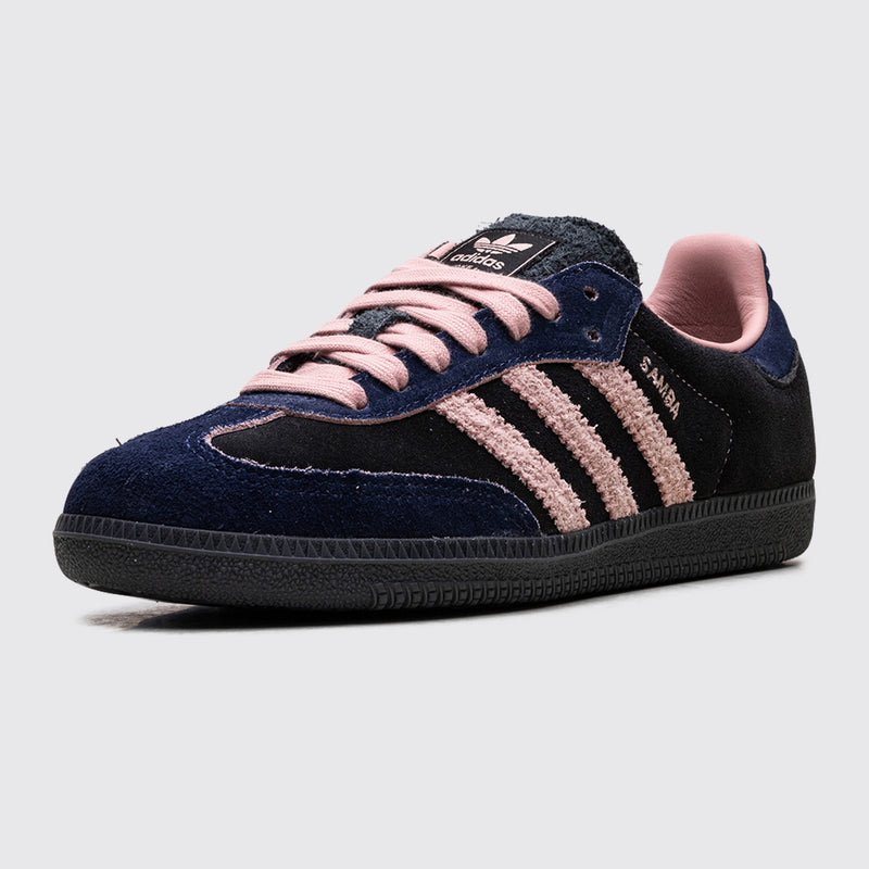 Adidas Samba OG Black Wonder Mauve de Mujer zapatilla – vista frontal tres cuartos