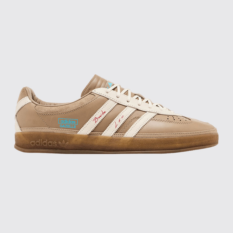 Bad Bunny x Messi x Adidas Gazelle Indoor La Voz De Los Fans zapatilla – vista frontal tres cuartos