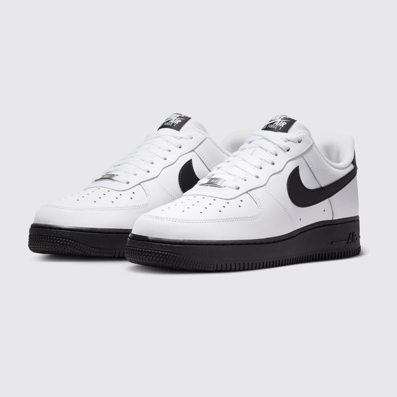 Nike Air Force 1 '07 White Black sneaker – three-quarter view of the pair