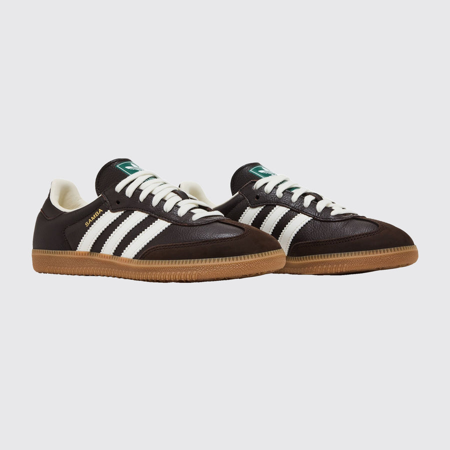 Adidas Samba OG Dark Brown Gum sneaker – three-quarter view of the pair