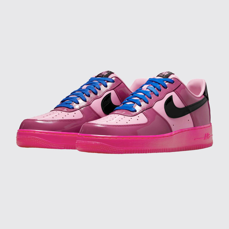 Nike Air Force 1 Low Pink Cooler Mulberry Rose zapatilla – vista tres cuartos del par