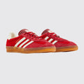 Adidas Gazelle Indoor Active Maroon Gum Damen Sneaker – Dreiviertelansicht des Paares