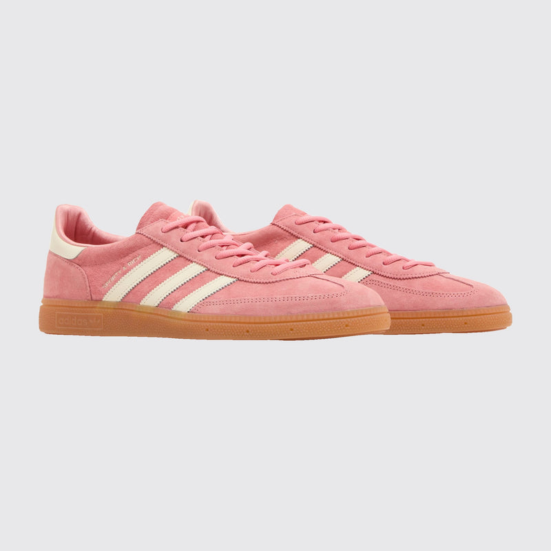 Sporty & Rich x Adidas Handball Spezial Pink Gum basket – vue trois-quarts de la paire