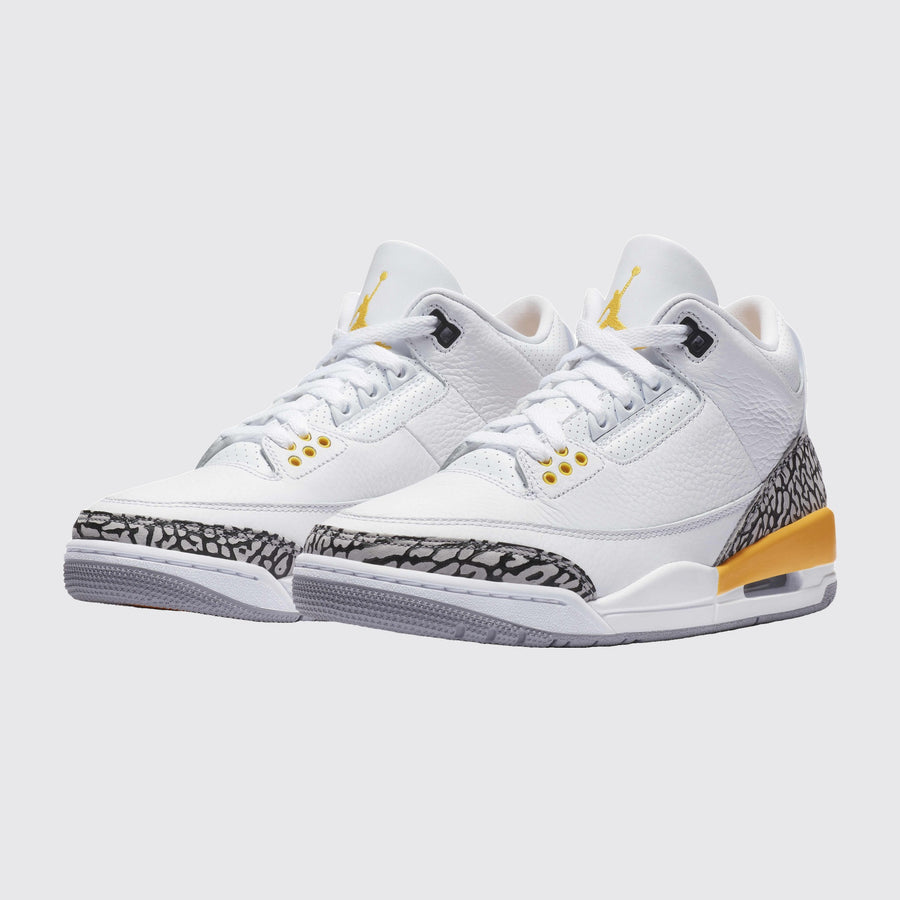 Air Jordan 3 Laser Orange de Mujer zapatilla – vista tres cuartos del par