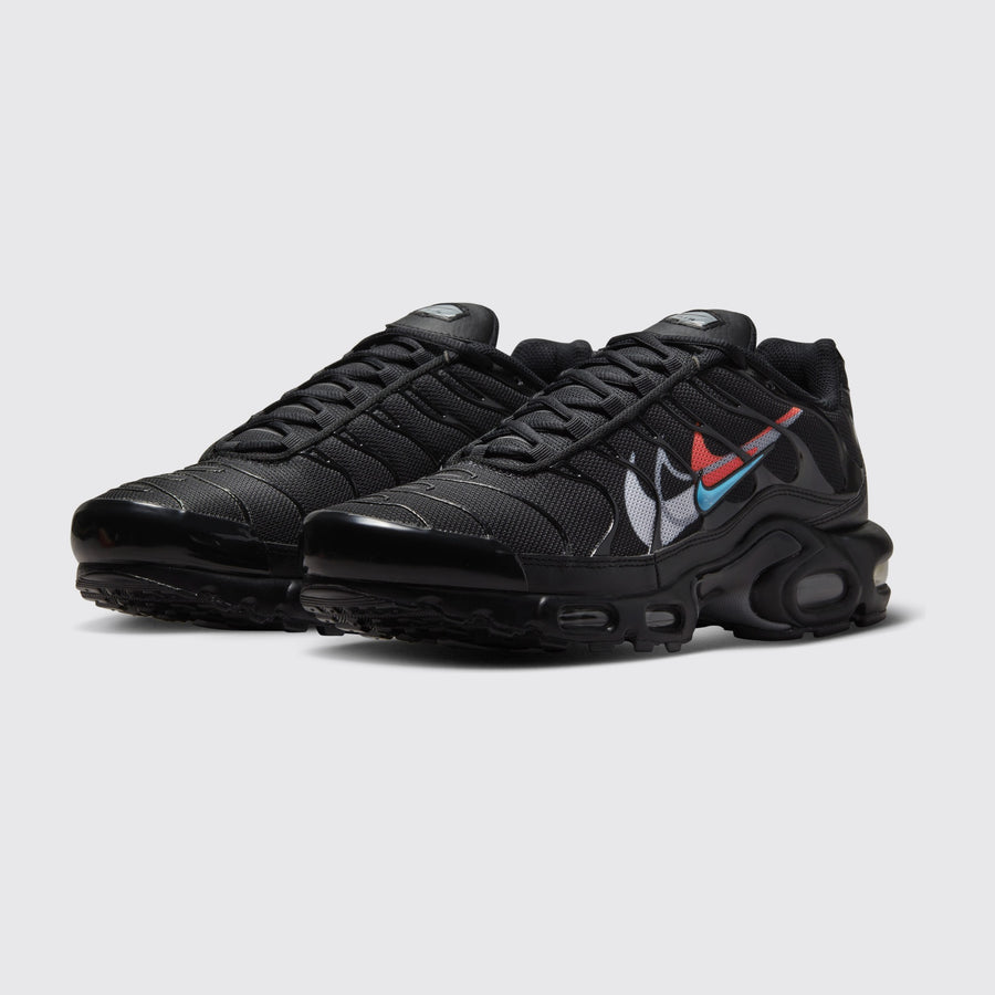 Nike Air Max Plus Multi Swoosh Black Crimson Sneaker – Dreiviertelansicht des Paares