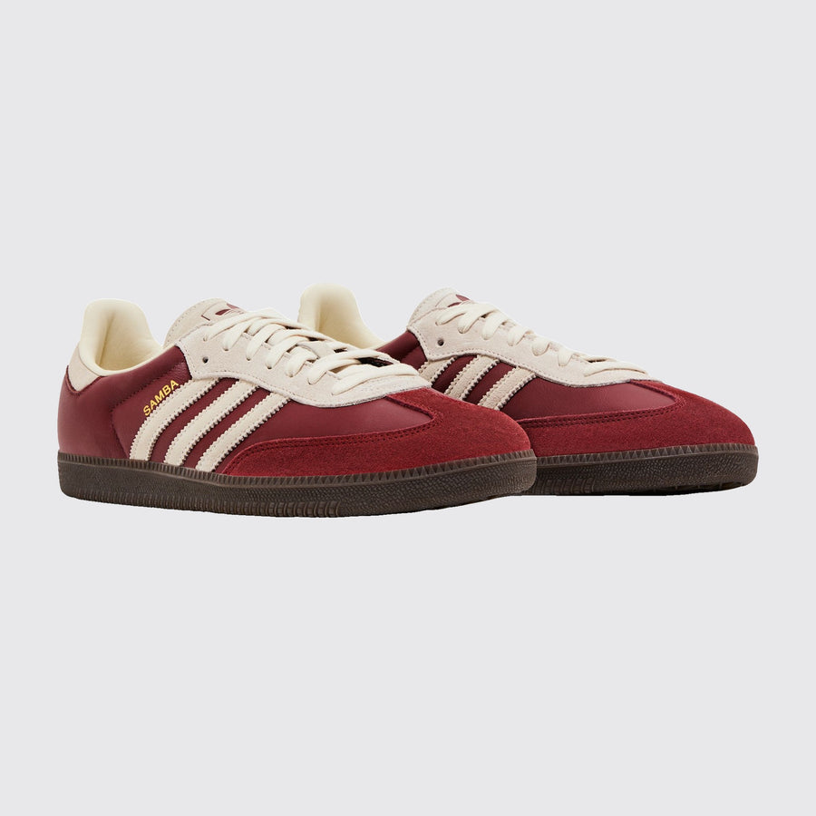 Adidas Samba OG Preloved Ruby Cream zapatilla – vista tres cuartos del par