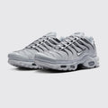 Nike Air Max Plus Wolf Grey zapatilla – vista tres cuartos del par