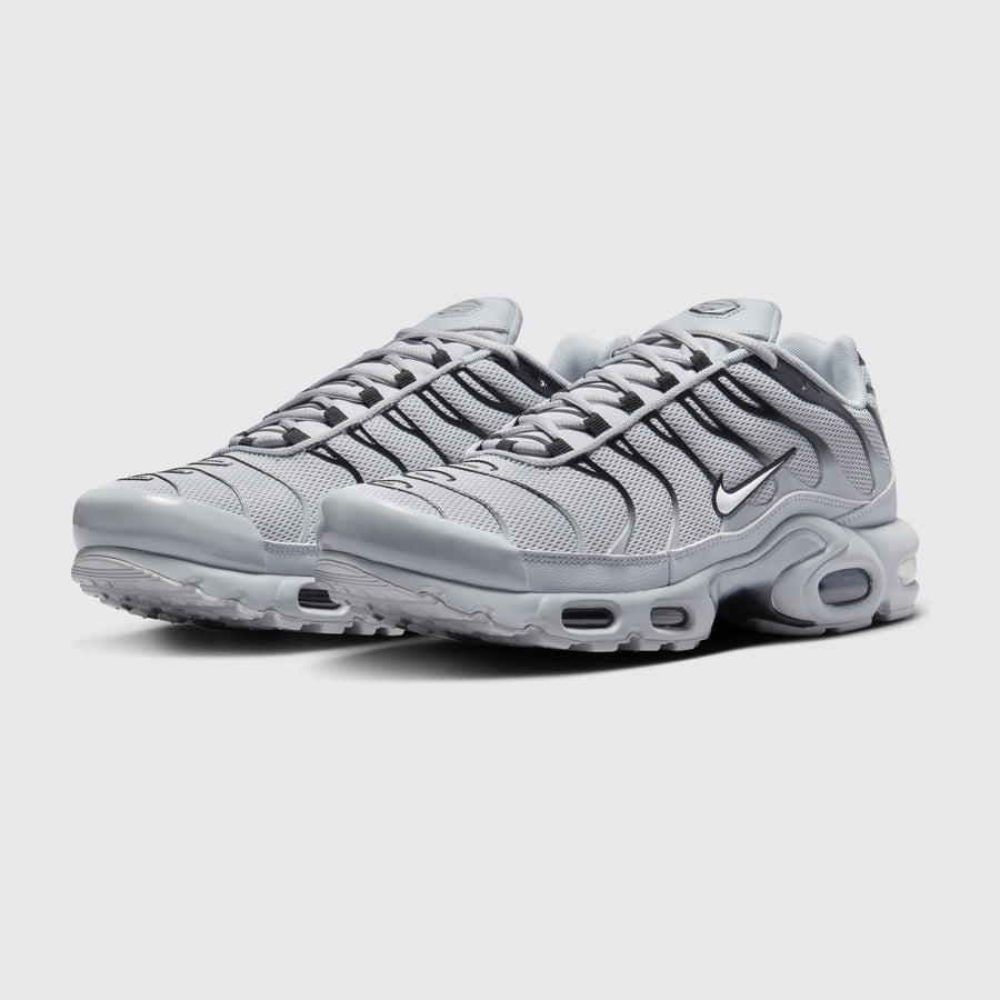Nike Air Max Plus Wolf Grey zapatilla – vista tres cuartos del par