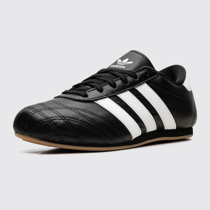 Adidas Taekwondo Lace Core Black Cloud White de Mulher sapatilha – vista frontal a três quartos