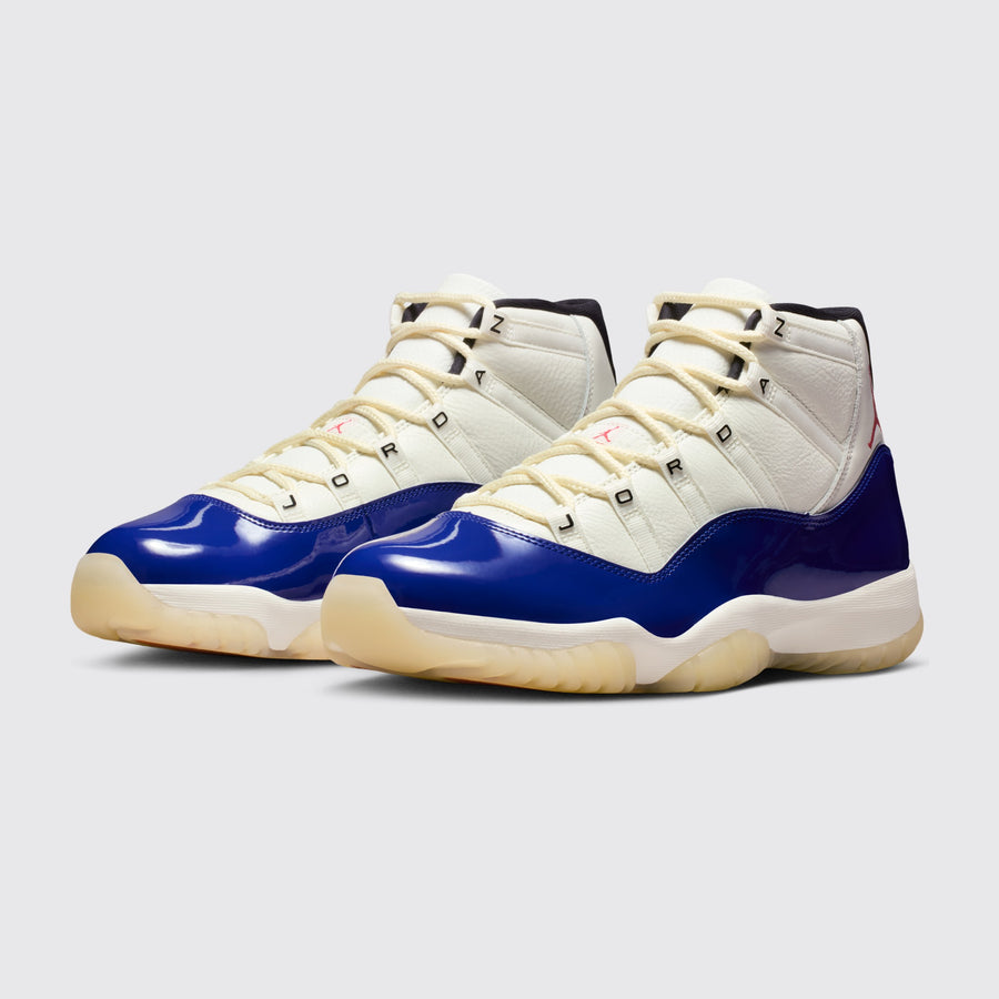 Air Jordan 11 Rare Air zapatilla – vista tres cuartos del par