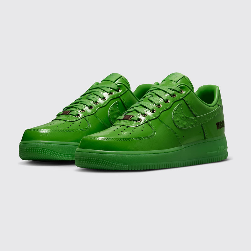 Nike Air Force 1 '07 LX Green Apple zapatilla – vista tres cuartos del par