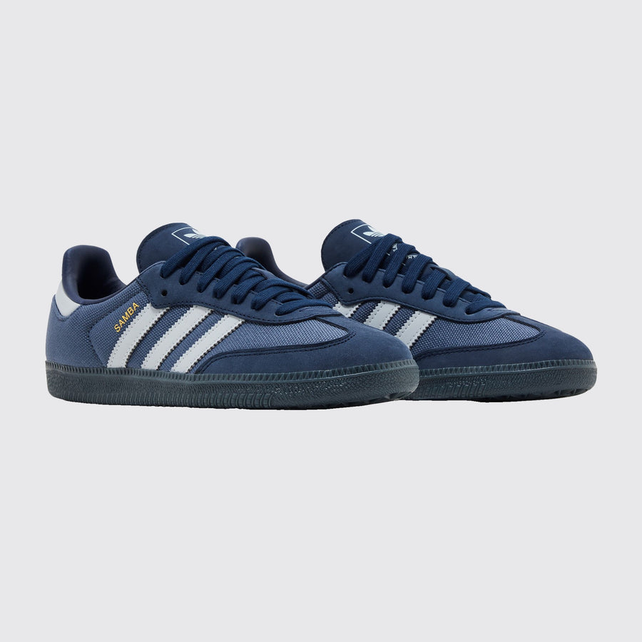 Adidas Samba OG Preloved Ink Halo Blue zapatilla – vista tres cuartos del par