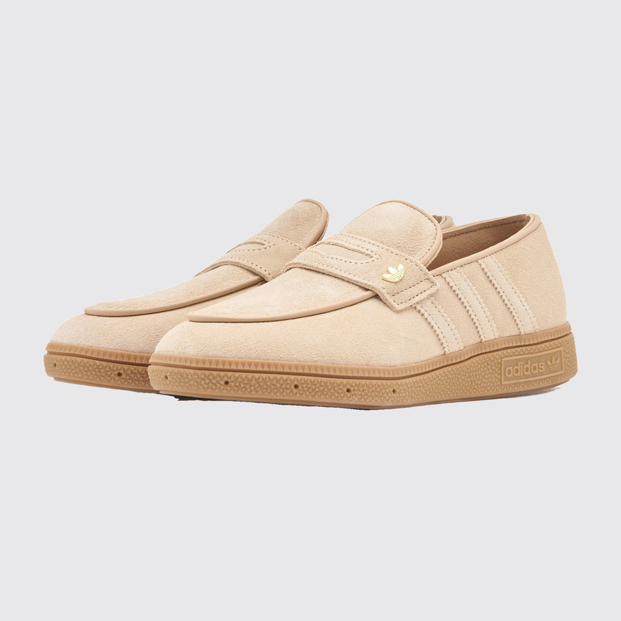 Adidas Handball Spezial Loafer Magic Beige Gum sapatilha – vista a três quartos do par
