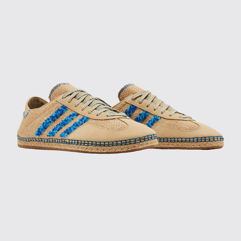 CLOT x Adidas Gazelle Linen Khaki Light Blue Sneaker – Dreiviertelansicht des Paares